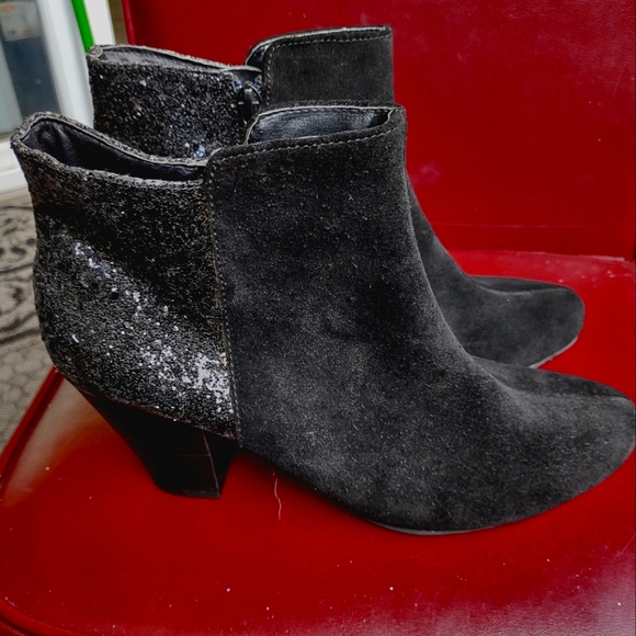 Women's Ankle Boots - Picture 1 of 5